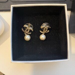 CHANEL Gold and White Pearl Earrings authentic